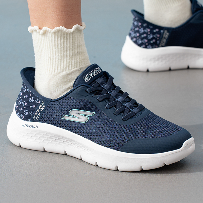 Women Shoes Skechers - Skechers 125525-NVY Chaussures de marche mains